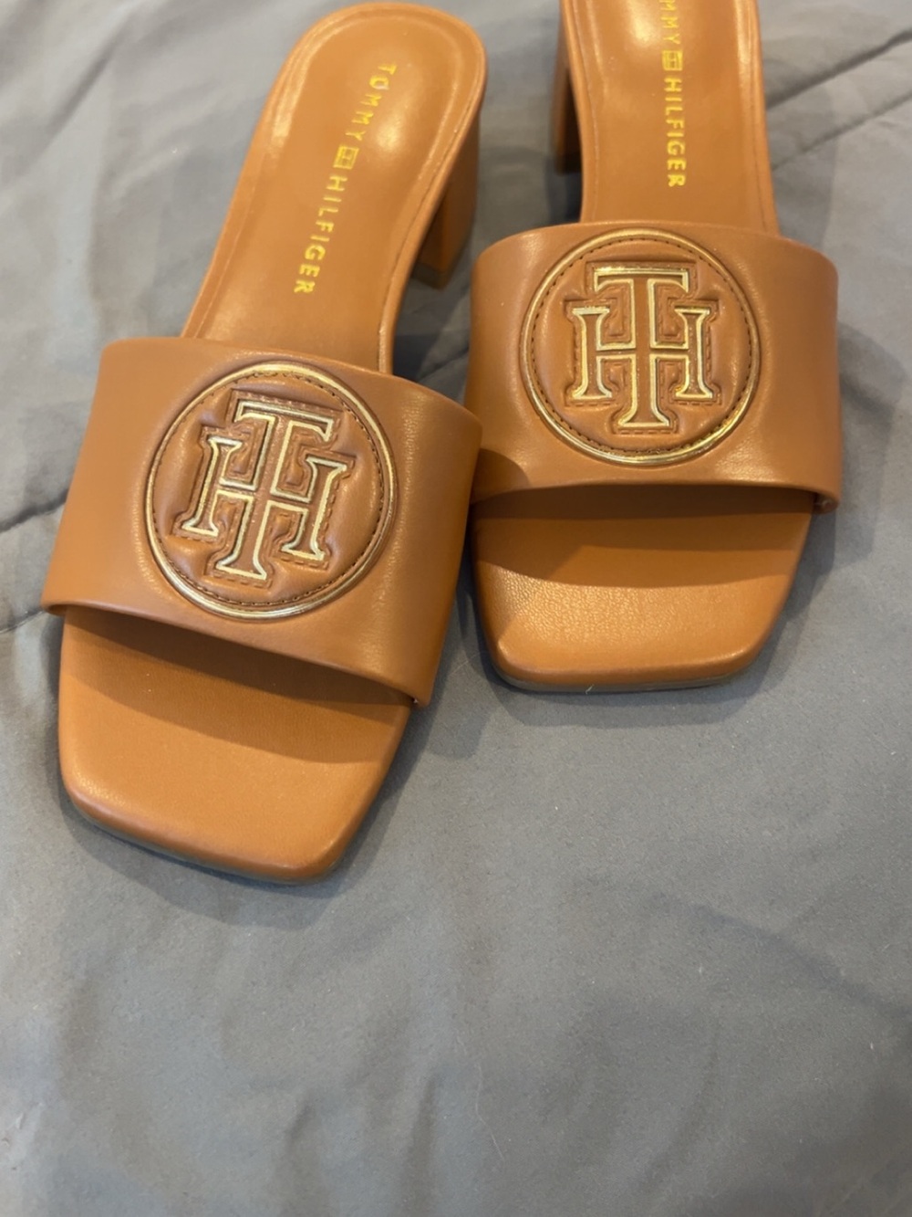 Tommy Hilfiger Cognac Leather Slide Mules with Logo - Picture 2 of 2